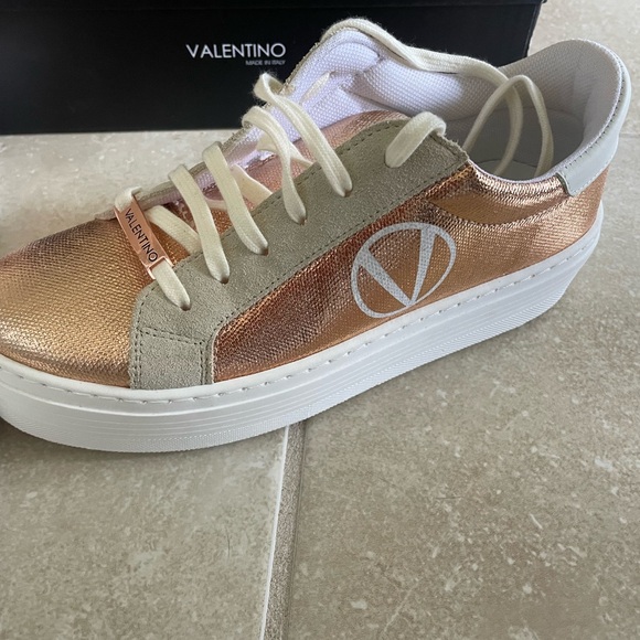 Valentino NWT Metalic Rose Gold Sneakers Size 7 - Picture 2 of 15